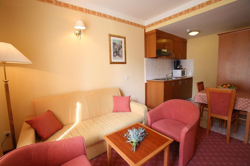 Valamar Villa Adria Baška Eksteriør billede